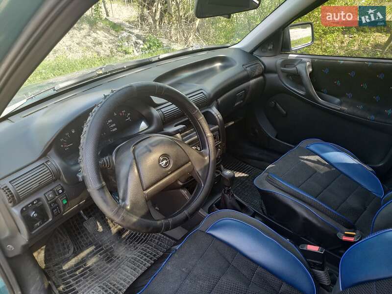 Седан Opel Astra 1994 в Черновцах фото 15 Седан Opel Astra 1994 в Черновцах