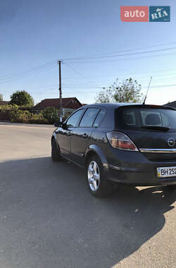 Хэтчбек Opel Astra 2007 в Захарьевке