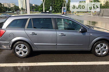 Универсал Opel Astra 2005 в Полтаве