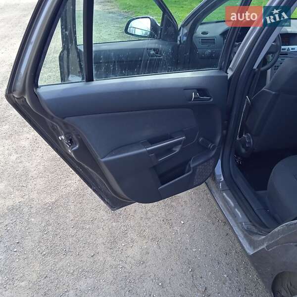 Універсал Opel Astra 2010 в Запоріжжі