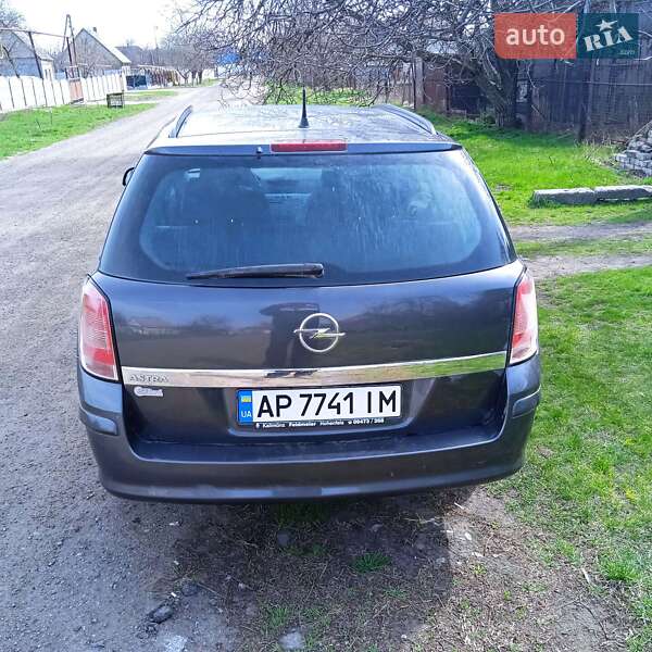 Універсал Opel Astra 2010 в Запоріжжі