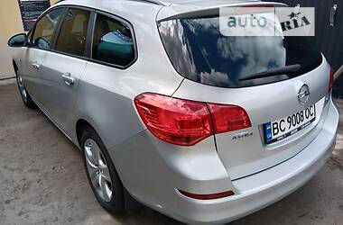 Универсал Opel Astra 2011 в Стрые