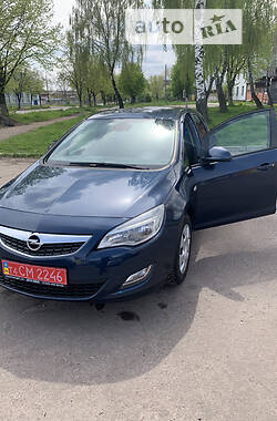 Хэтчбек Opel Astra 2010 в Чернигове