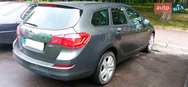 Універсал Opel Astra 2011 в Шептицькому