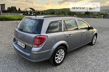 Универсал Opel Astra 2006 в Иршаве