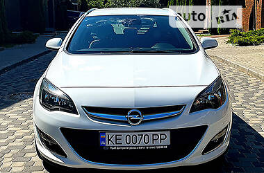 Универсал Opel Astra 2015 в Днепре