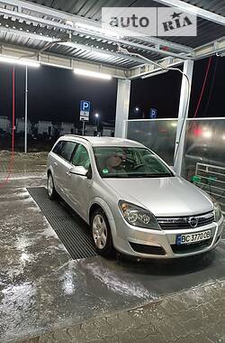 Универсал Opel Astra 2004 в Сокале