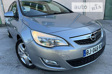 Универсал Opel Astra 2011 в Стрые