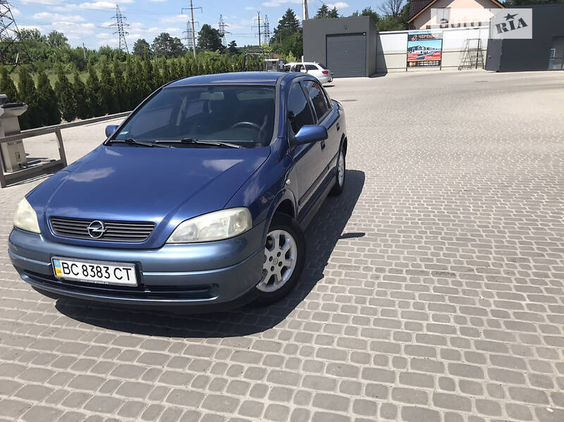 Седан Opel Astra 2002 в Львові