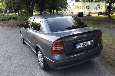Седан Opel Astra 2006 в 
