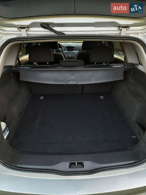 Универсал Opel Astra 2013 в Киеве