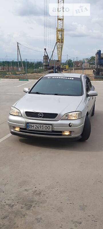 Хэтчбек Opel Astra 2000 в Южном