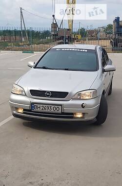 Хэтчбек Opel Astra 2000 в Южном