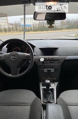 Универсал Opel Astra 2004 в Червонограде