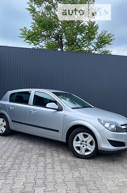 Хэтчбек Opel Astra 2012 в Каменском