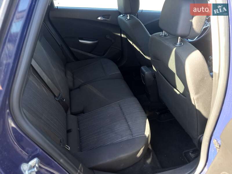 Универсал Opel Astra 2010 в Киеве
