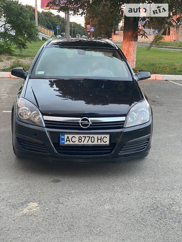 Універсал Opel Astra 2005 в Луцьку