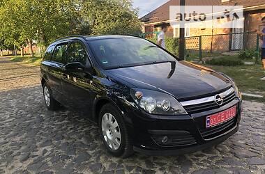 Универсал Opel Astra 2006 в Киверцах