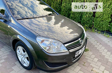 Универсал Opel Astra 2009 в Луцке