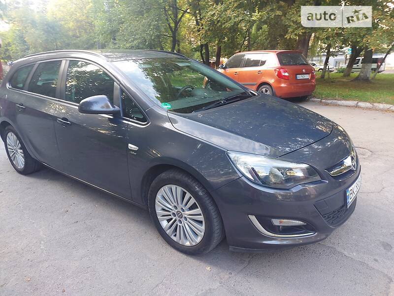 Универсал Opel Astra 2013 в 