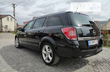 Универсал Opel Astra 2010 в Тернополе