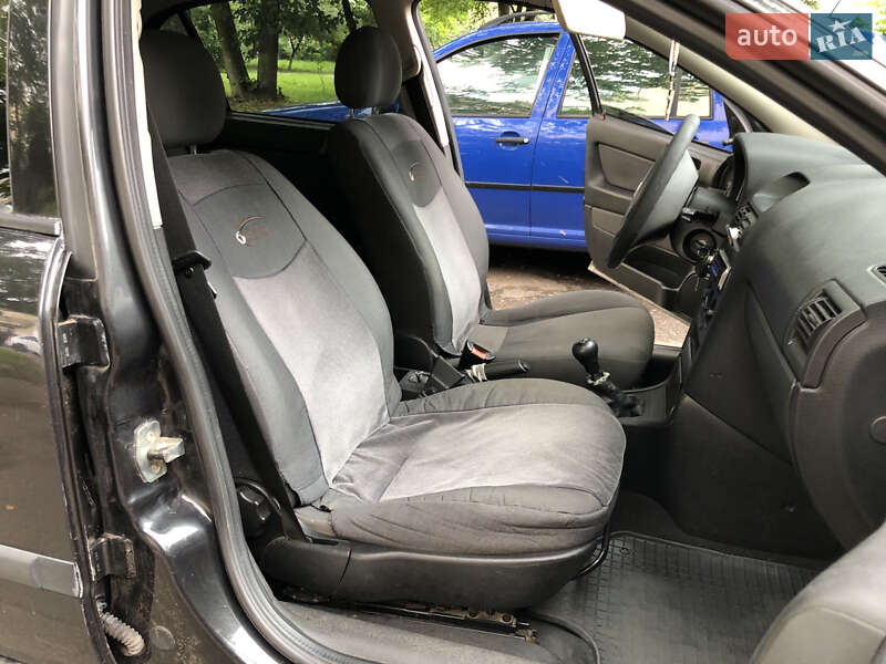 Седан Opel Astra 2008 в Луцке