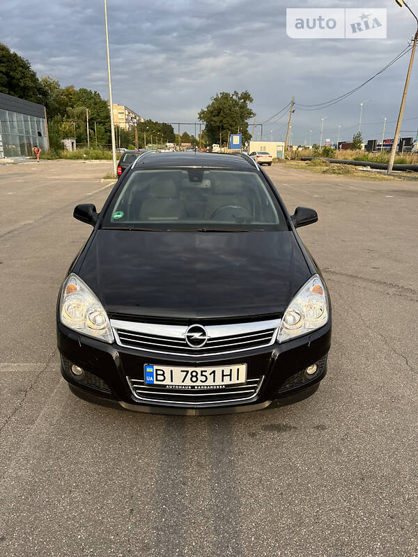 Универсал Opel Astra 2009 в Полтаве