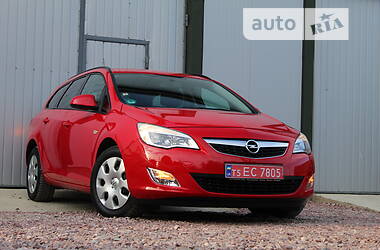 Универсал Opel Astra 2011 в Дрогобыче