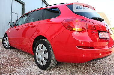 Универсал Opel Astra 2011 в Дрогобыче