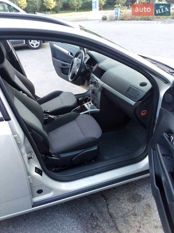 Универсал Opel Astra 2009 в Виннице