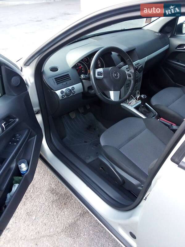 Универсал Opel Astra 2009 в Виннице