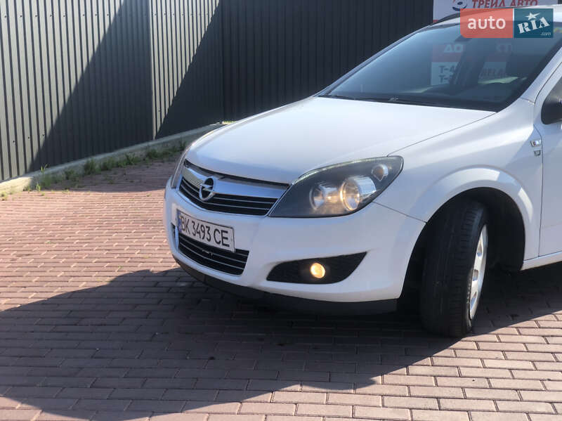 Opel Astra 2010