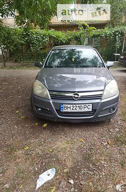 Хэтчбек Opel Astra 2004 в Раздельной