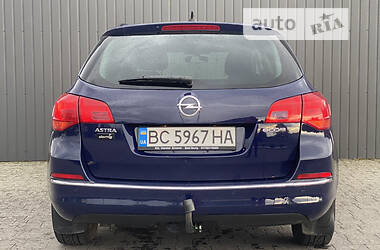 Универсал Opel Astra 2014 в Дрогобыче