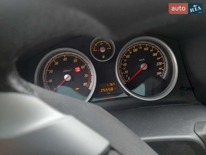 Універсал Opel Astra 2005 в Сумах