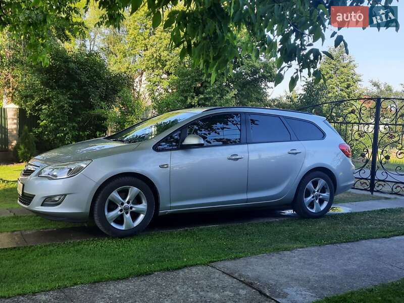 Opel Astra 2010