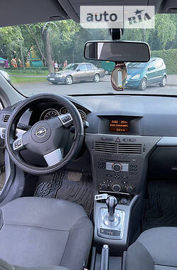 Хетчбек Opel Astra 2005 в Полтаві