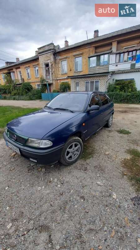 Хэтчбек Opel Astra 2001 в Одессе