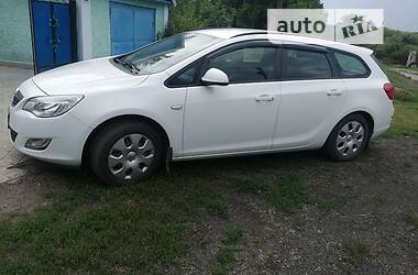 Универсал Opel Astra 2011 в Черкассах