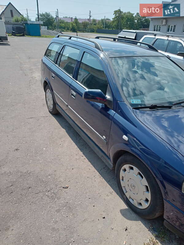 Универсал Opel Astra 2005 в Лохвице