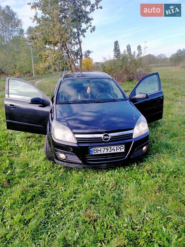 Универсал Opel Astra 2005 в Подольске