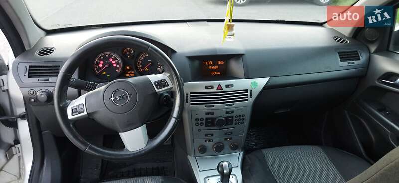 Хетчбек Opel Astra 2013 в Тернополі