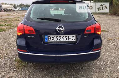 Універсал Opel Astra 2013 в 