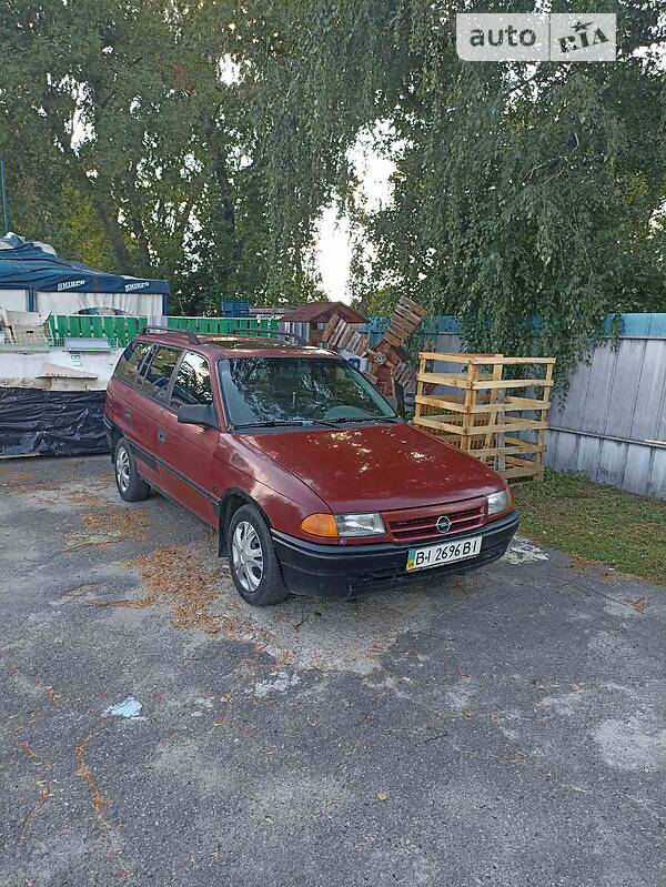 Универсал Opel Astra 1992 в Полтаве