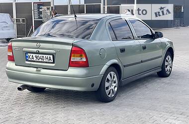 Седан Opel Astra 2006 в 