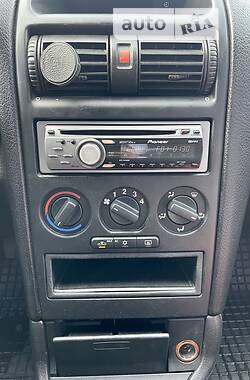 Седан Opel Astra 2006 в 