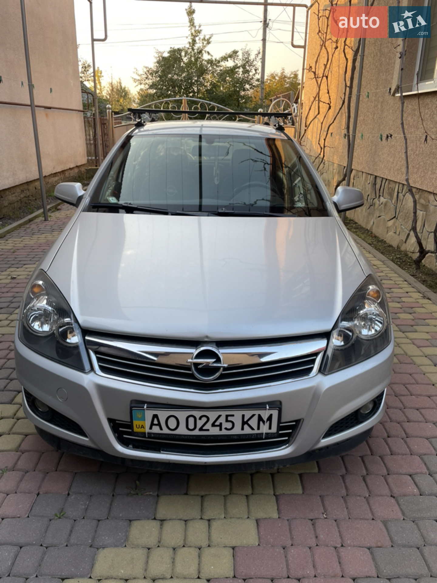 2011 Opel Astra - фото 1