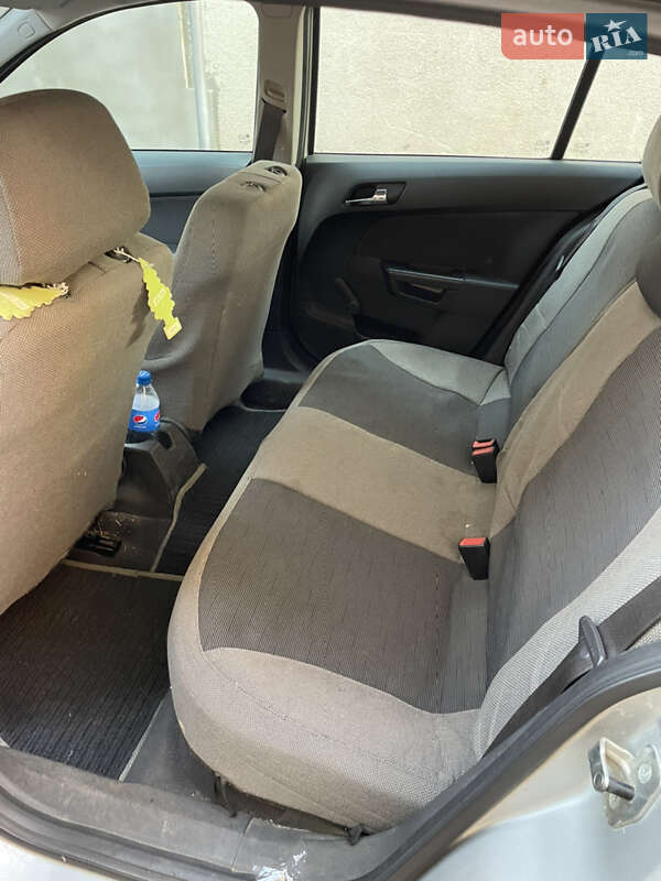 Седан Opel Astra 2011 в Іршаві