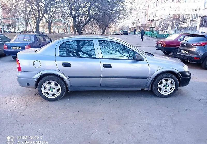 Седан Opel Astra 2006 в Киеве