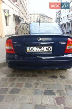 Хетчбек Opel Astra 2000 в 